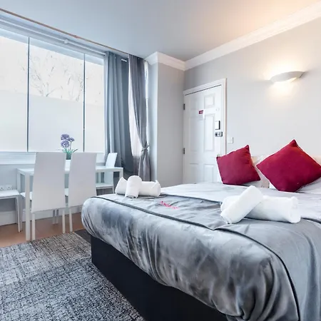 1 Riverside Apartments-2